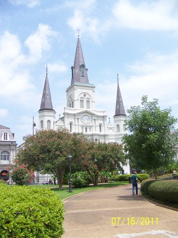 Dies At his house in Nashville, Tennesse