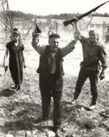 The inmates at Treblinka rebel.