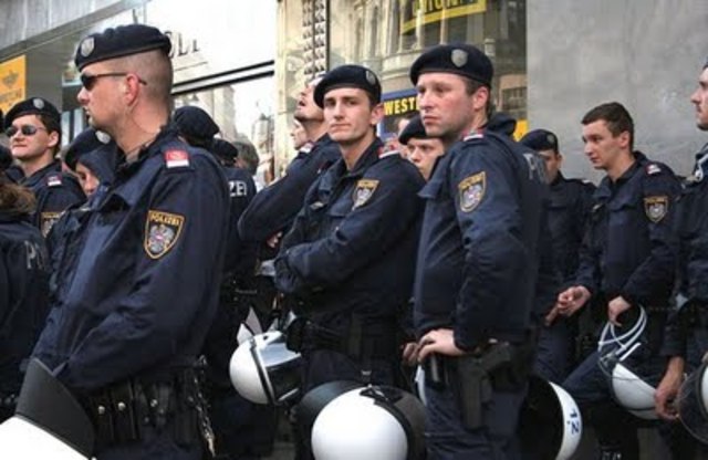 Austrian policeman traced Hitler