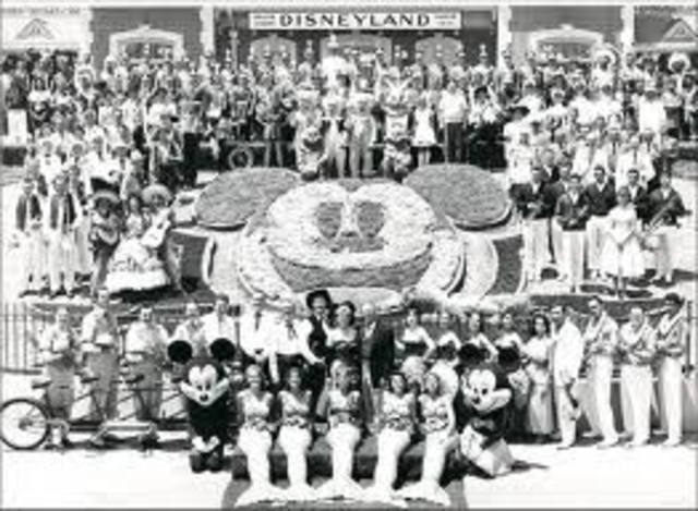 Walt's vision of an amusement park begins.