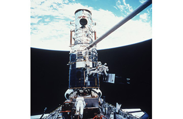 hubble telescope launcehed into space