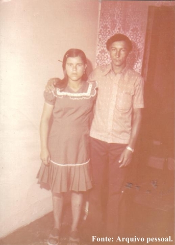 Meus pais começaram a namorar.