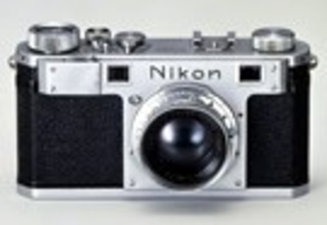 Nikon I small-sized camera is marketed