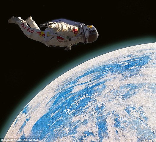 Felix Baumgartner Free Falls from Outer Space