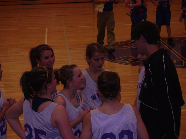 jugue en me primero el juego de basquetbol.