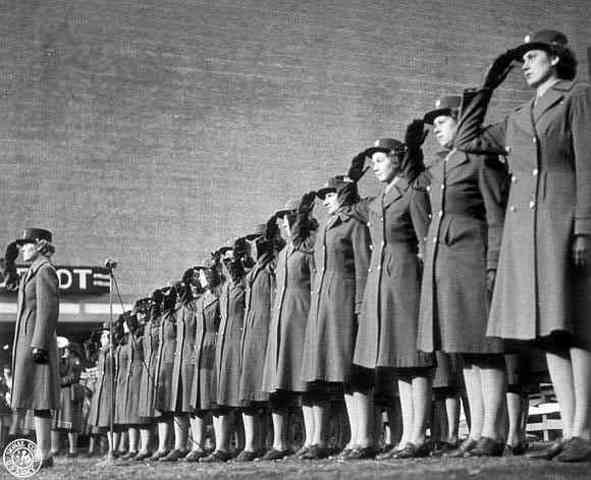 women enlisted in army