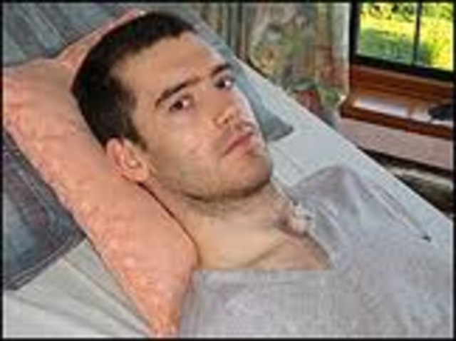 John R. Loomis moves into the house.