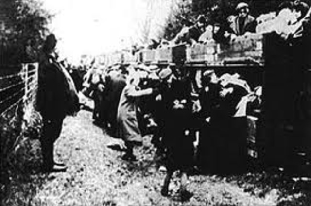 Approximately fifteen thousand Jews in the Lódz ghetto are deported to Chelmno, mostly children under ten and individuals over sixty-five, but also others who are too weak or ill to work. By September 16, approximately fifty-five thousand Jews have been d