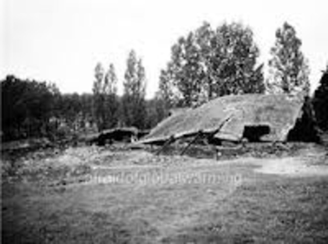 The prisoners at Auschwitz-Birkenau rebel and blow up one crematorium.