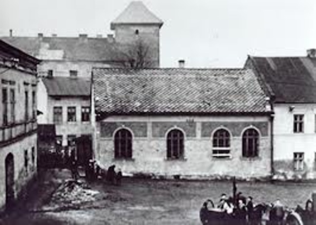 January 17	 Nazis empty Auschwitz and start prisoners on "death marches" to Germany.