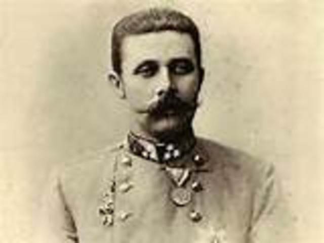 Archuduke Franz Ferdinand is assasination