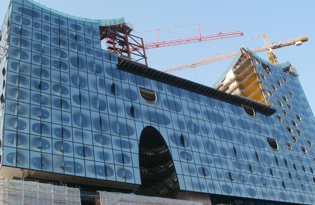 Hochtief will das Dach weiterbauen.