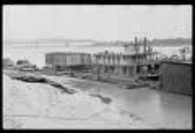 Lincoln confers with Rebel Leaders on River Queen.