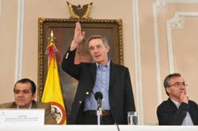 Uribe critica públicamente a una EPS