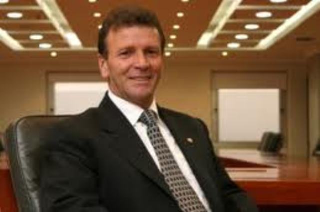 Primer apretón a SaludCoop