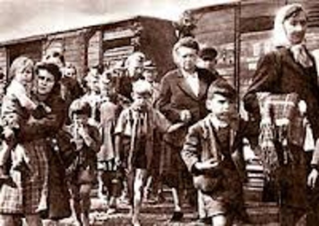 Seven thousand one hundred ninety-six Jews are deported from the Lódz ghetto to Chelmno where they are killed.