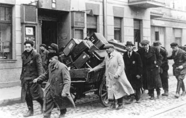 Five thousand Austrian Gypsies from the Lódz ghetto are deported to the killing center at Chelmno where they are all killed in mobile gas vans.