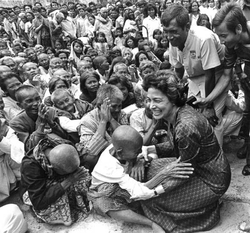 Los Refugiados del Genocidio Llegaron al Hogar