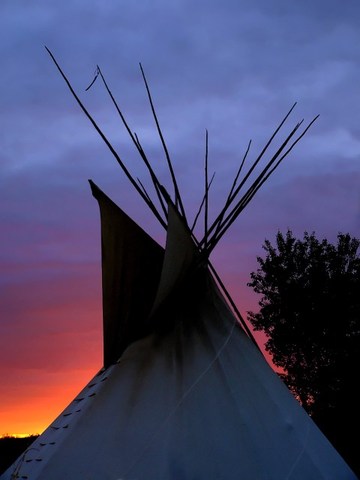 Canada Apologizes to its Native Peoples (1998)