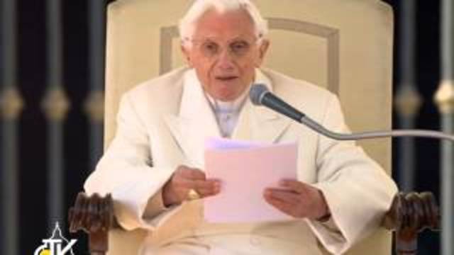 Benedict XVI sets the Vatican's Youtube channel.