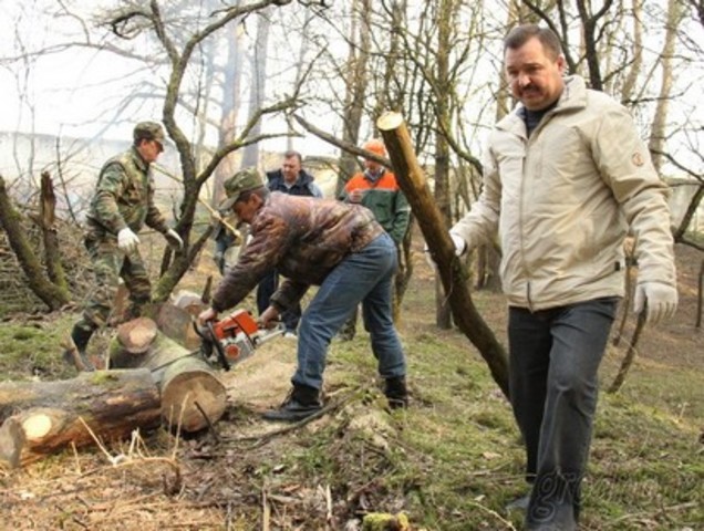 Андрэй Худык наводзіць парадак у Пышках