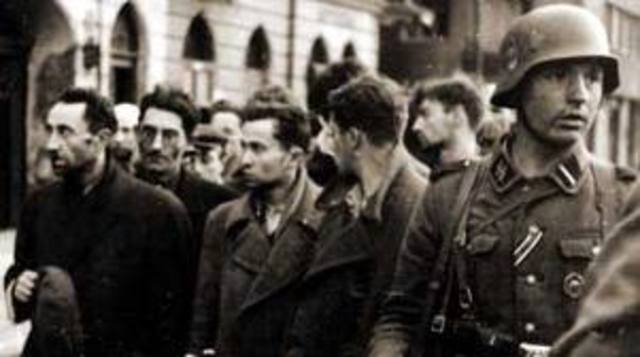 A special internment camp for non-Jewish Polish youth is opened in Lódz.