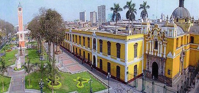 Fundación de la Universidad de Santo Domingo, primera universidad americana.