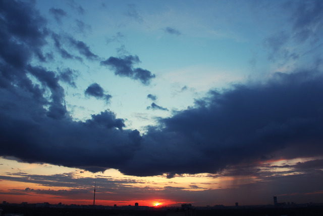 на апрельских крышах