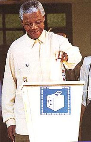 South africa frees nelson mandela