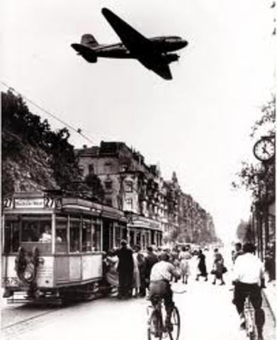 Berlin gets blockaded