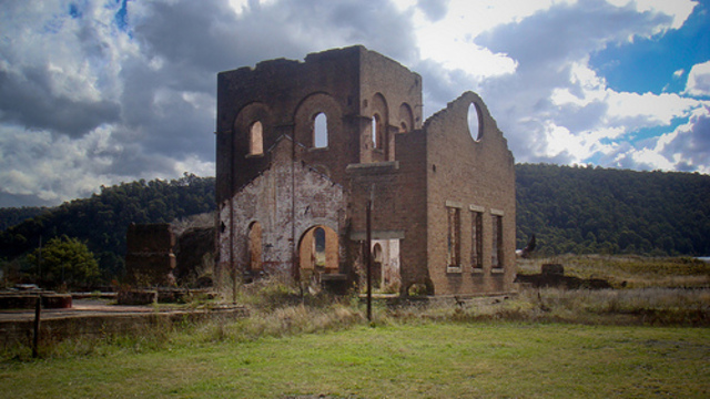 Enoch Huges established a rolling mill in Melbourne