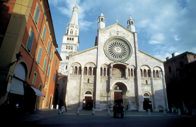 Universidad de Módena