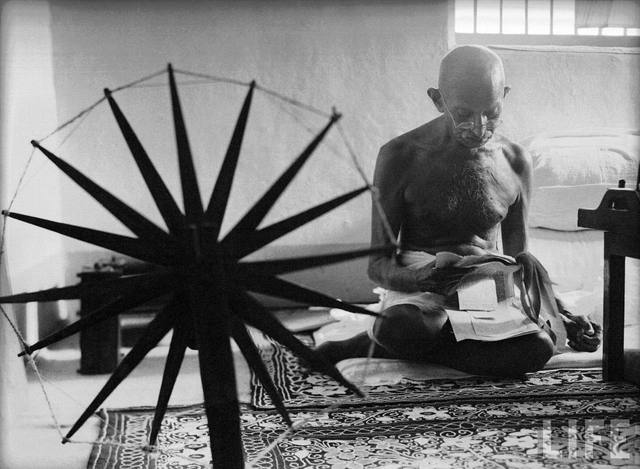 Gandhi leads Indian camapaign of civil disobedience