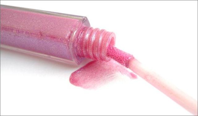 invent of lipgloss