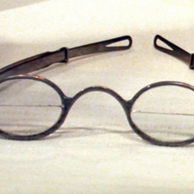 Timeline: Evolution of Eyeglasses