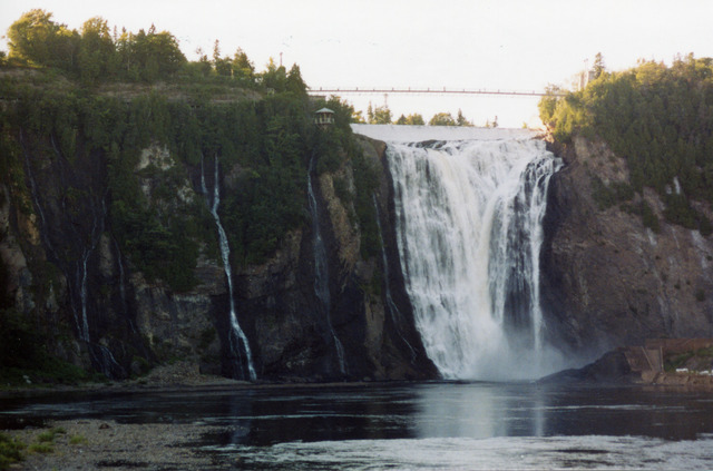 Visiterai Montmorency Falls