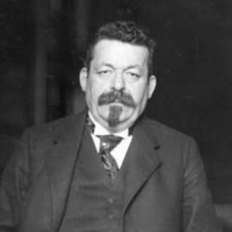 Friedrich Ebert Dies before re-election, Hindenburg becomes president