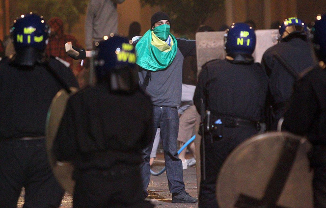 Second night of London riots