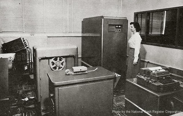 Federico Faggin creo en Intel una evolucion de su tecnologia SGT que mas tarde usaria en el microprocesador