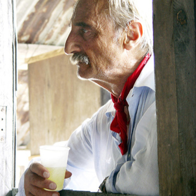 Timeline: Alfredo Molano. "Araújos et al"