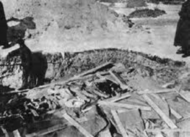 The inmates at Treblinka rebel.