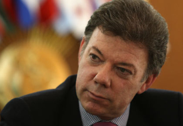 Juan Manuel Santos, acusa a Cambio de hacer eco al terrorismo.