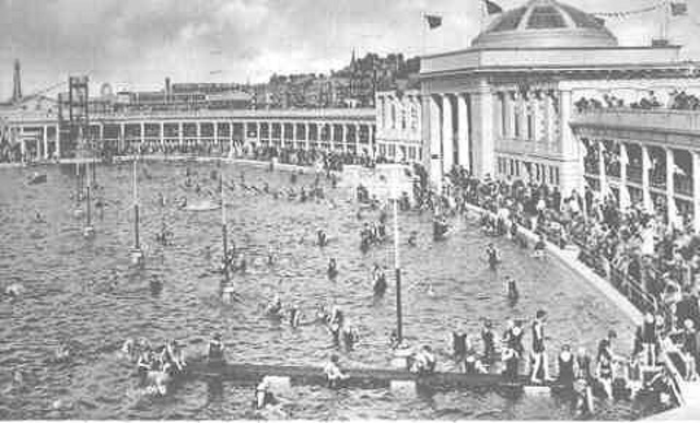 Population of Blackpool is over 2500