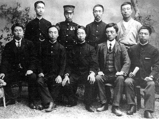 Revolutionary Alliance Overthrows Last Chinese Emperor