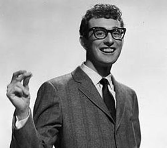 Buddy Holly dies in plane crash