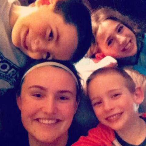 Mire mis primos a su casa el sábado pasado.