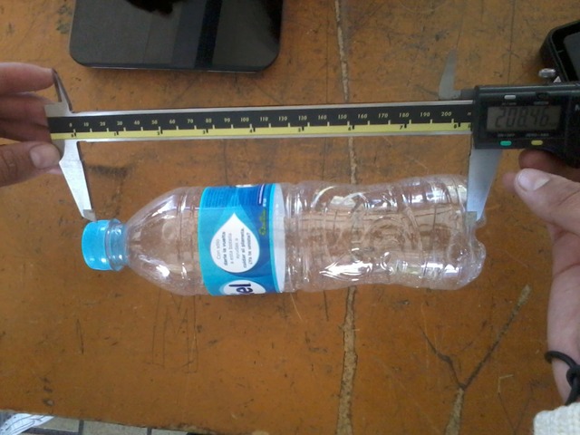 Medir el objecto con vernier.