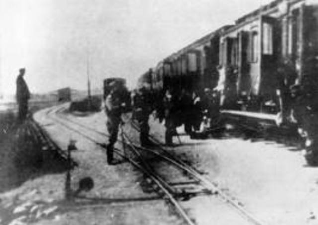 Gypsies from Lodz are sent to Chelmno
