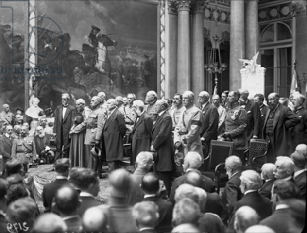 Raymond Poincare resigns