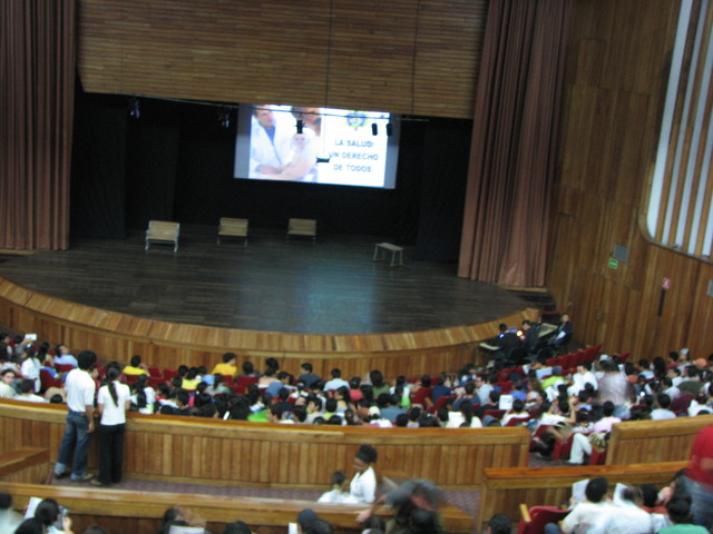 Estreno VIEJOS HOSPITALES de Alejandro Finzi (Argentina)